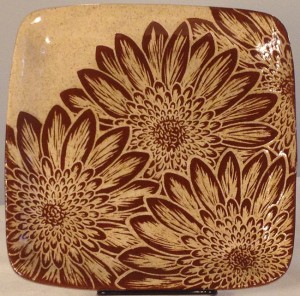 Ceramic plate, mums design